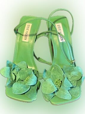 Steve Madden Green Floral Strap Heels